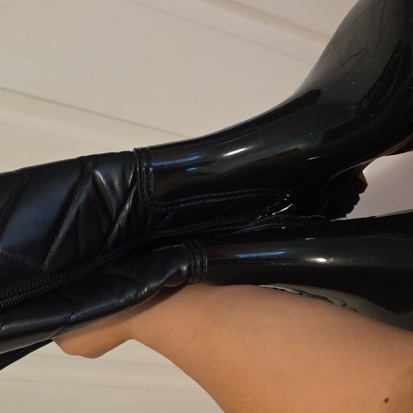 Spring Step Quilted Women's Boots - Picture 7 of 10